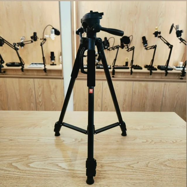 سه پایه دوربین مدل تانوکی مدل Blue tripod با حداکثر ارتفاع 168 سانتی متر 102713771